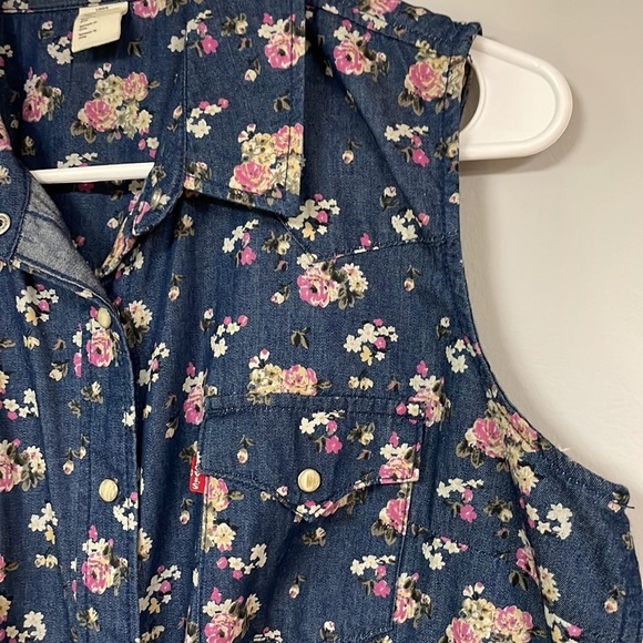 Levi's Sleeveless  navy with flowers Tie Blouse, Size L, cotton - Picture 7 of 9